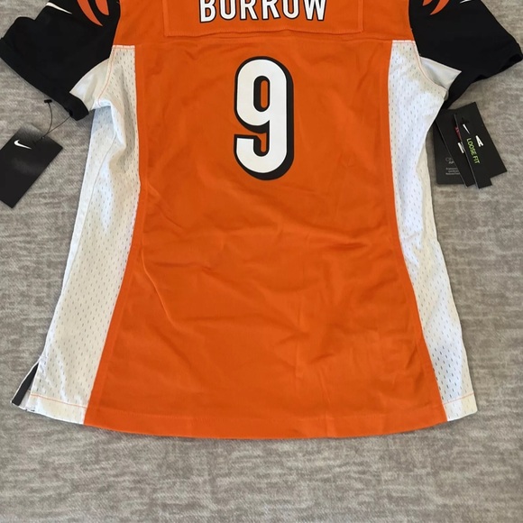 Nike NFL Rookie Joe Burrow 2020 Cincinnati Bengals Jersey Women’s Size Medium - Picture 8 of 9